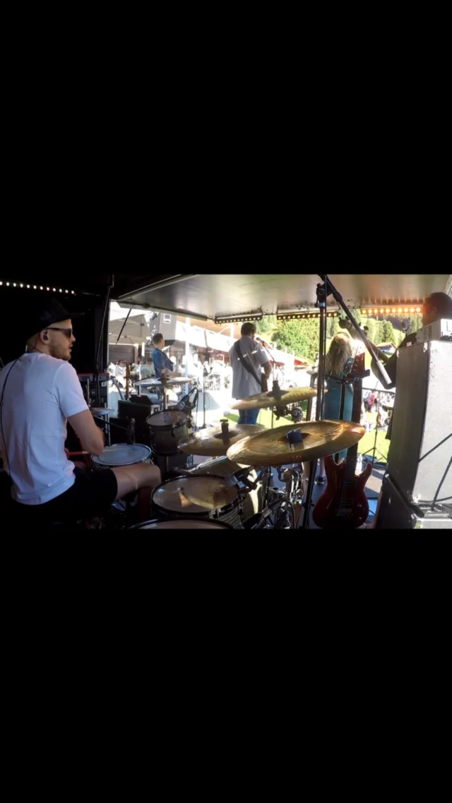 Great pleasure to play with Domi Thalmann & Band with these guys…!🤩🎤🎸: @domi_thalmann_official 🎸: @_porposki_ 🎸: @ahoeyu 🎹: @role_wyss 🎤: @jaellauper__ 🎷: @thierrymaron🥁: @drumfever97